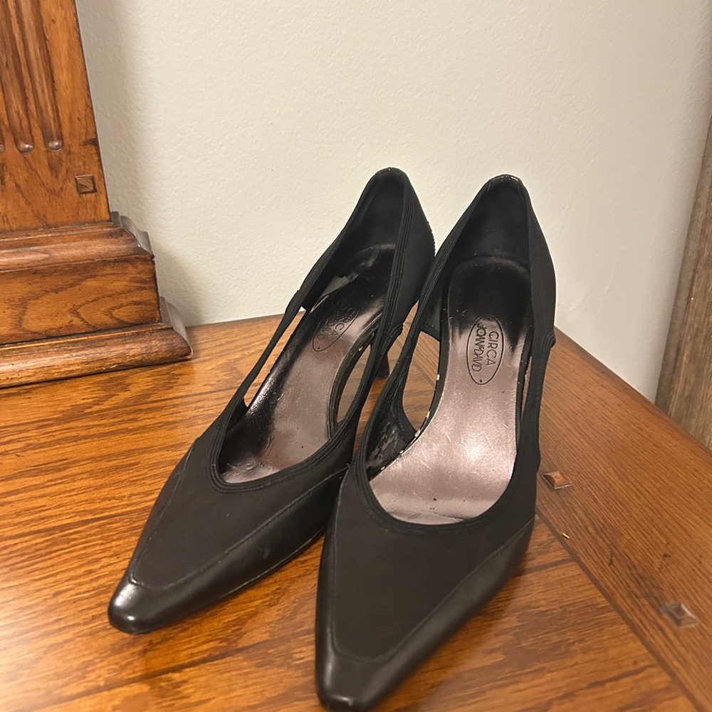 Joan & David Black Kitten Heel Pumps